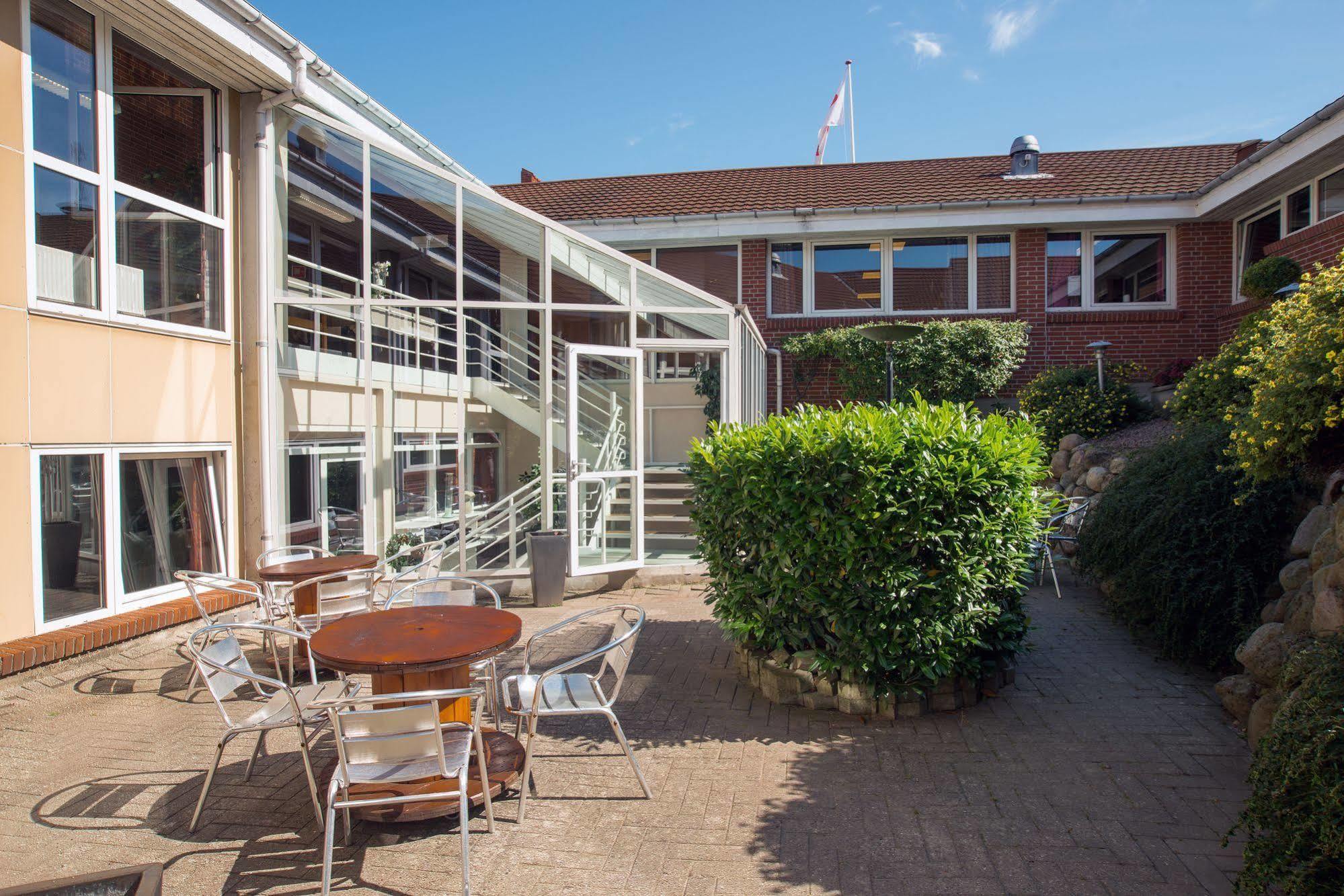 Hotel Vissenbjerg Storkro Bagian luar foto