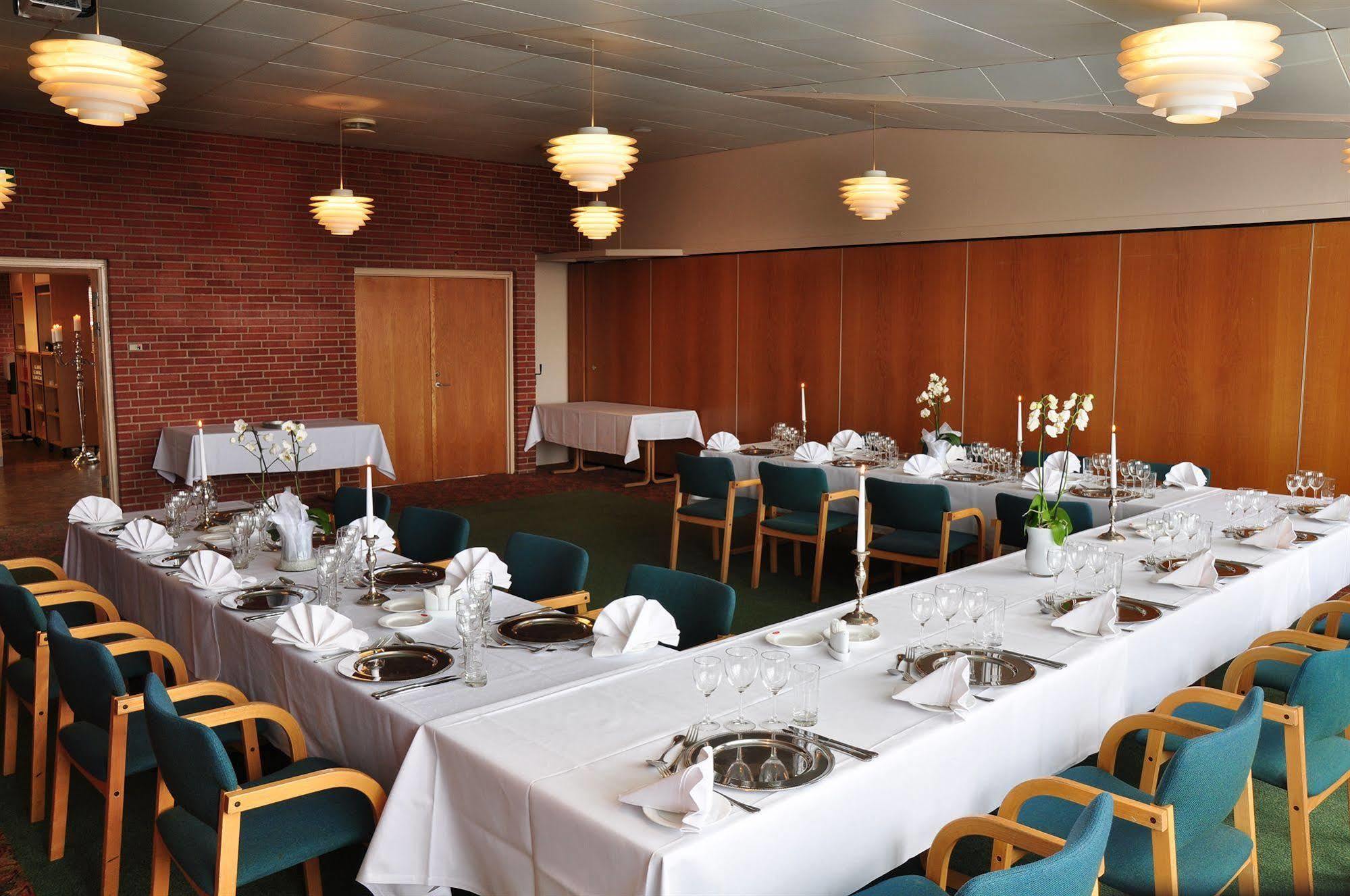 Hotel Vissenbjerg Storkro Bagian luar foto